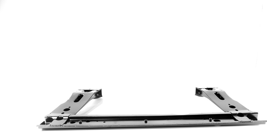 1x Crossmember Front GH-593970