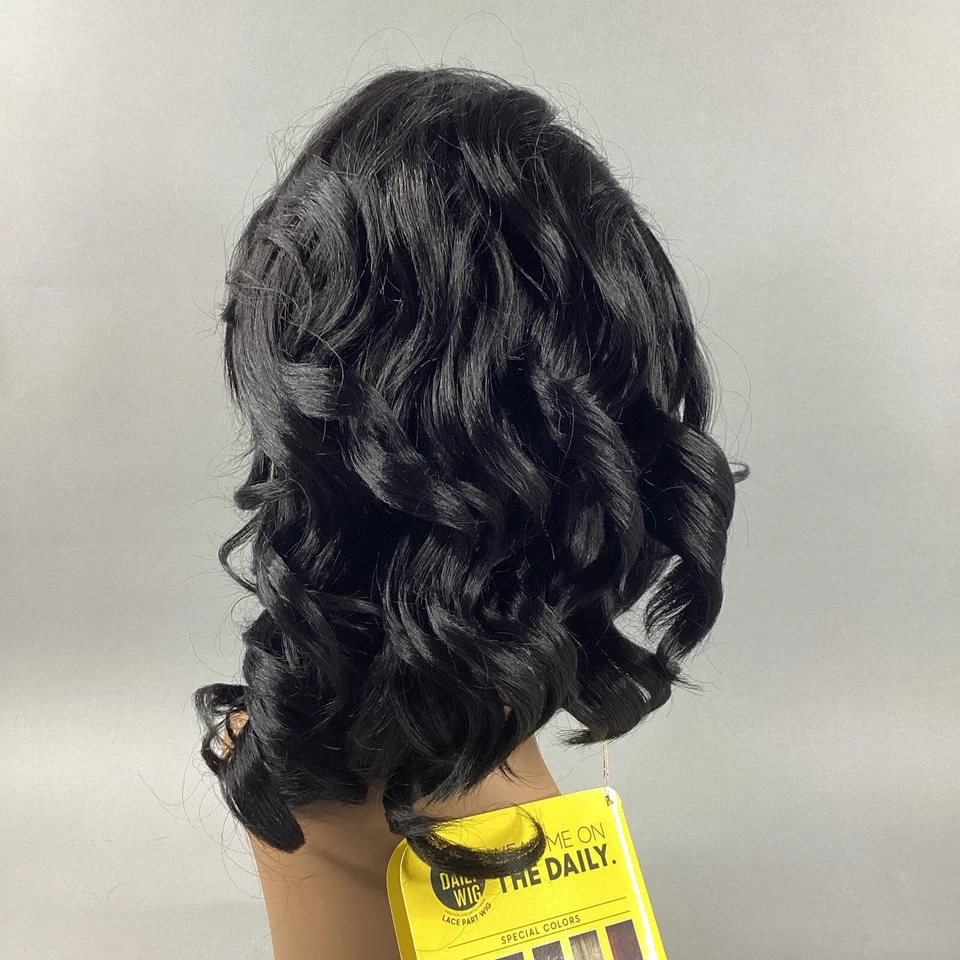 Peluca Delania Long Curly #1B Off Black Premium de encaje sintético Foto 4 de 4