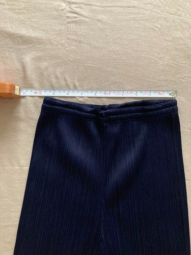 ISSEY MIYAKE PLEATS PLEASE Navy Blue Short Pants Size 4 - Picture 7 of 7