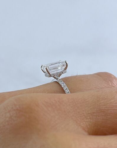 Anello di Fidanzamento Diamante Taglio Smeraldo Coltivato in Laboratorio Oro Bianco 14K 2,00 CT IGI Cert - Foto 4 di 4