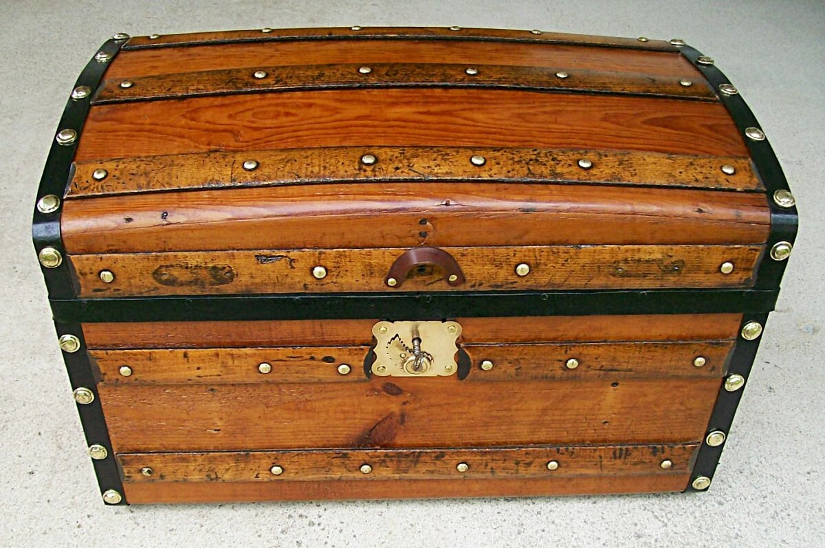 Rare 1870s Antique Stagecoach Trunk, Restored, Tray, Lock