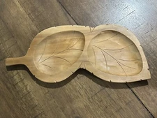 Oak Wood Carved Leaf Shaped Nut/Candy Dish in Excellent Condition