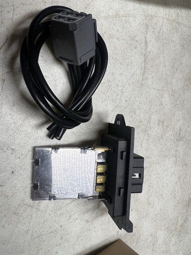 New Dorman 973-531 Blower Motor Resistor Kit with Harness For 08-11 Ford Focus - Picture 5 of 5