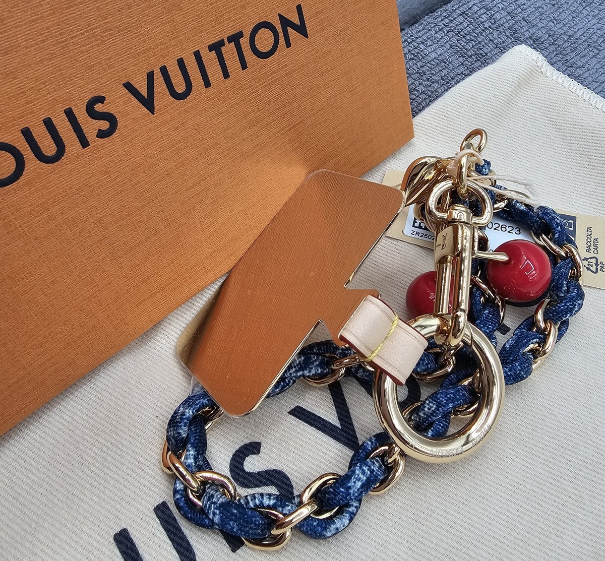 ★完売品★村上隆 Louis Vuitton Takashi Murakami Phone Holder Louis Vuitton Takashi Murakami Phone Holder – DAC