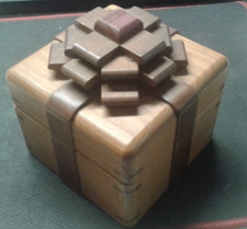 Wooden Ribbon Puzzle Box Purple Top