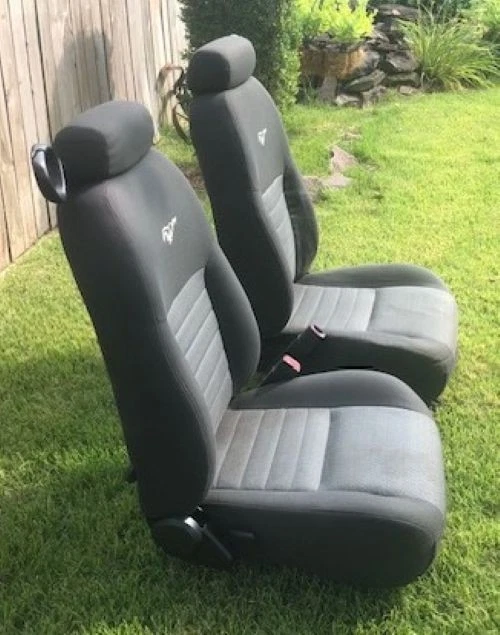 1999-2004 OEM Ford Mustang Charcoal Gray Cloth Front Bucket Seats Good Condition - Image 2 of 4