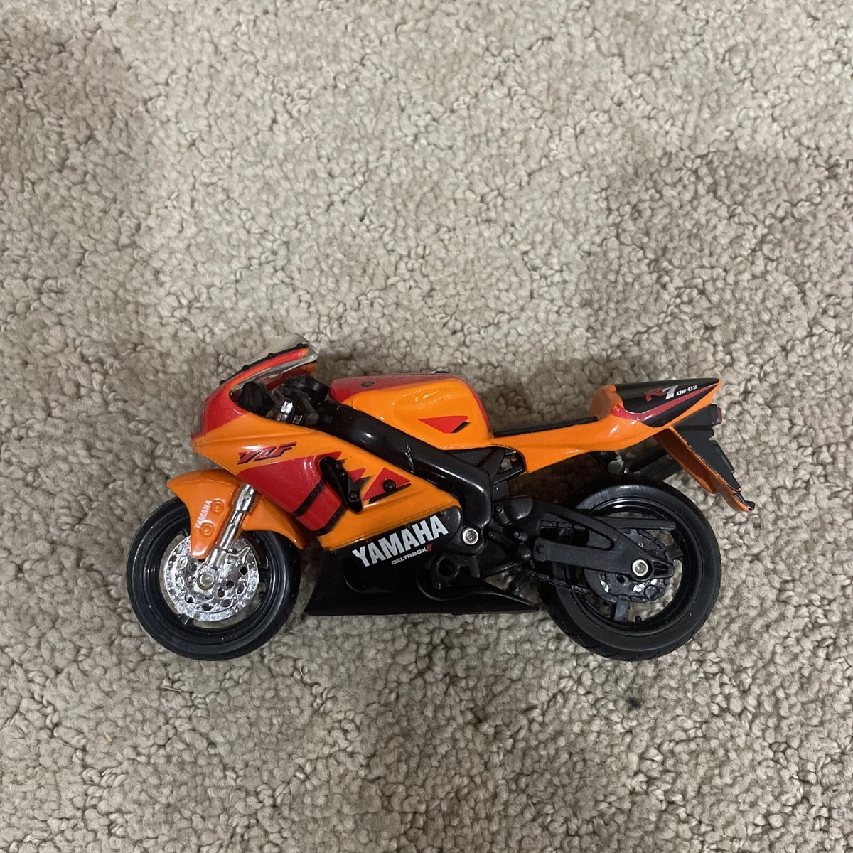 1:18 Scale Maisto YAMAHA YZF-R7 OW-02 YZF Superbike SWC Diecast Motorcycle Bike
