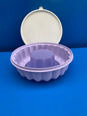 TUPPERWARE grand moule à Gâteaux couronne Charlotte violet Ø23 cm VINTAGE TBE - Photo 1/4