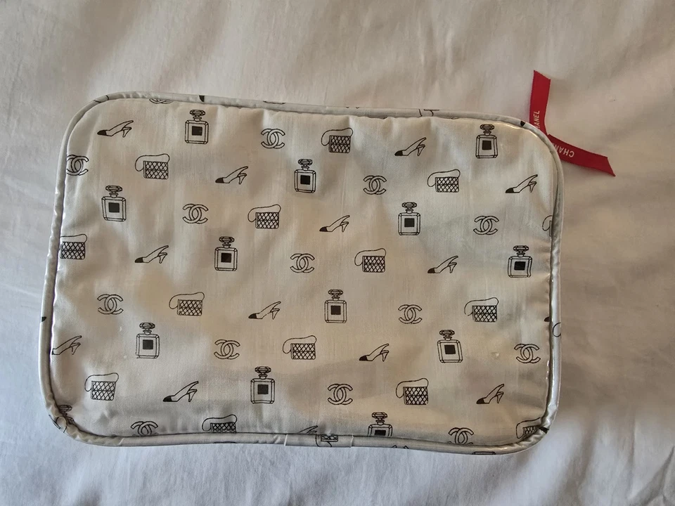 Bolsa de cosméticos 1987 CHANEL estojo de maquiagem estampa rara - Imagem 4 de 4