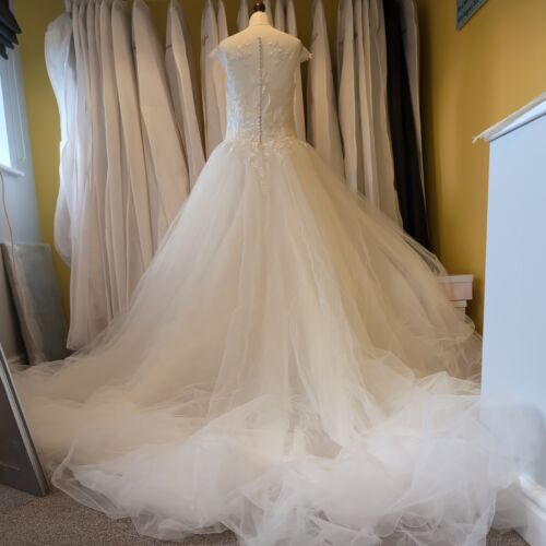 Randy Fenoli "Cherie" wedding dress size 14 RRP £2,300 - Picture 2 of 11
