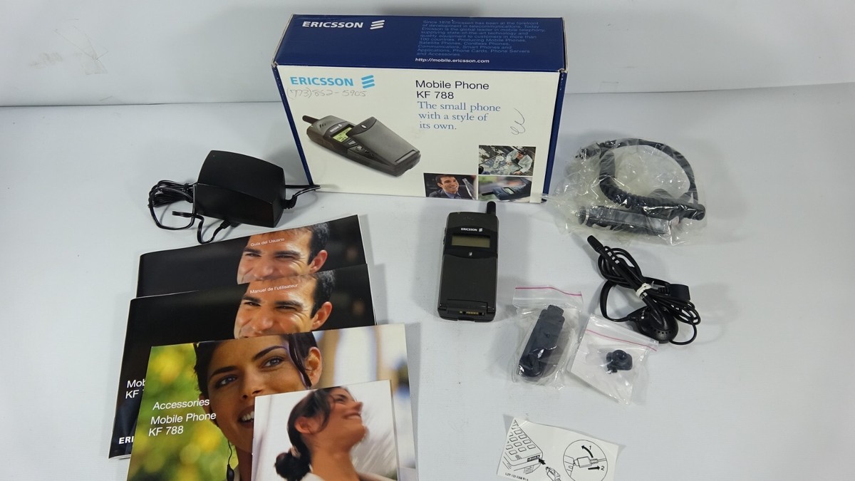 Vintage 1998 Ericsson KF 788 Flip Cell Phone Original Box