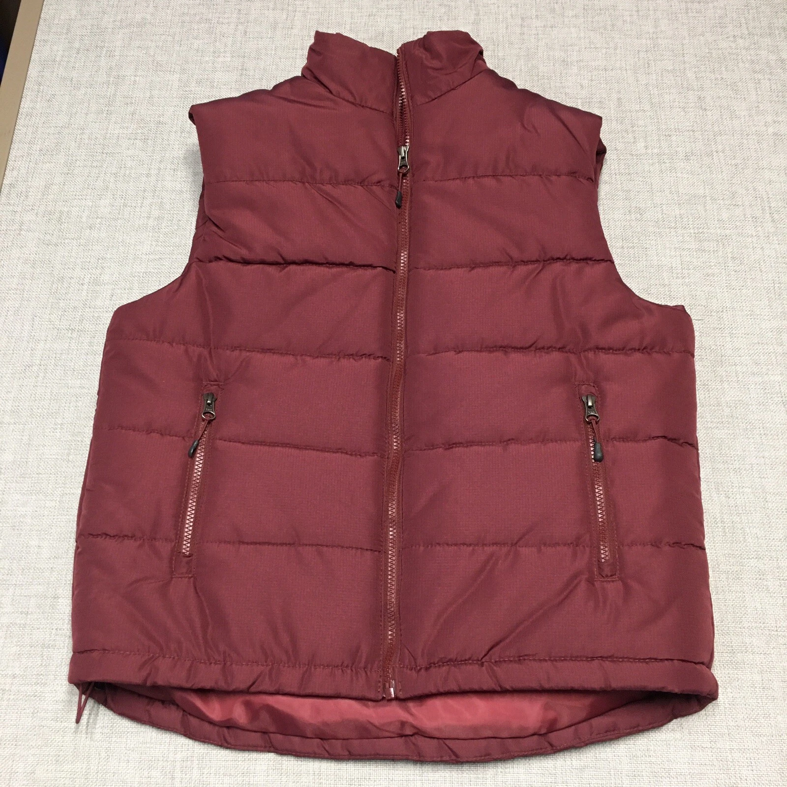 Outdoor Life Maroon Full Zip Puffer Vest Men's Small, new no tags