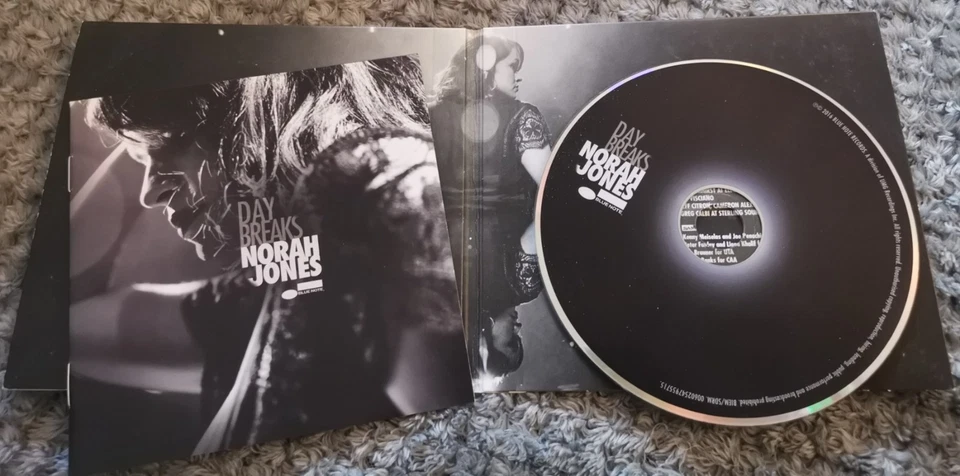 Norah Jones - Day Breaks (CD) - Image 4 of 4