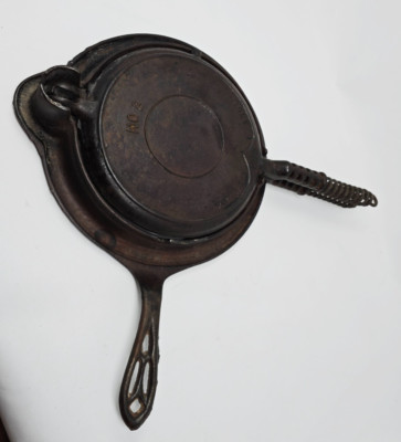 Griswold No. 8 Cast Iron Waffle Maker 885 & 977 Paddles & 975 Base