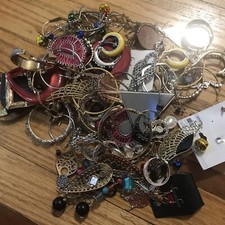 WOMENS Earing Lot.   Selling As Lot, Could Be Some Real Items In Here