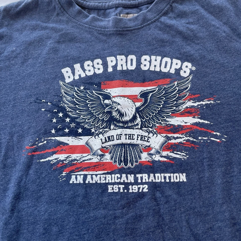 BASS PRO SHOPS - Camiseta Tierra de la Tradición Americana Libre AZUL Juvenil GRANDE Foto 2 de 4