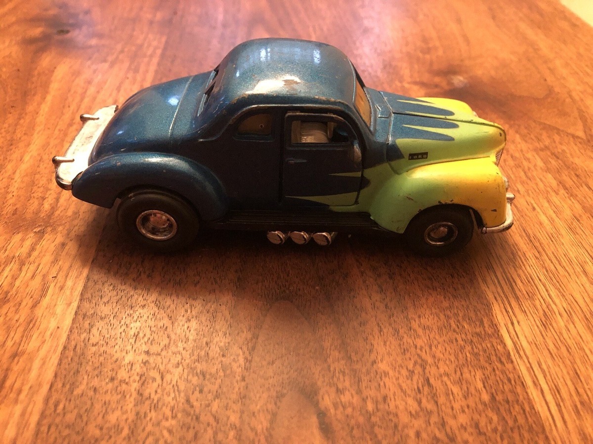 Tootsie Toy 1940 Ford Coupe in Black 6