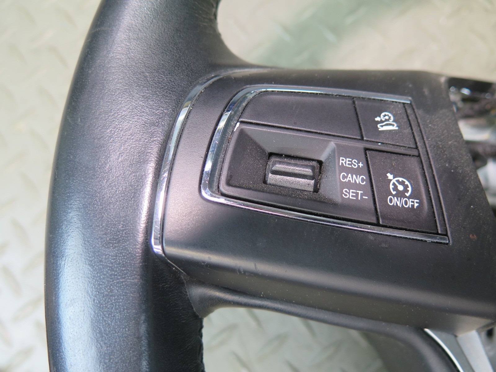 2017-2020 MASERATI LEVANTE M161 LEATHER STEERING BLACK W CONTROLS & SHIFTERS