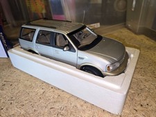 UT Models Ford Expedition "Eddie Bauer" | 1:18 | Seltene Sammler-Rarität | Top