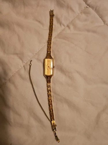 Seiko Women's Vintage Watch 14mm Gold Tone 2E20-5179 Rectangular Face NOT TESTED