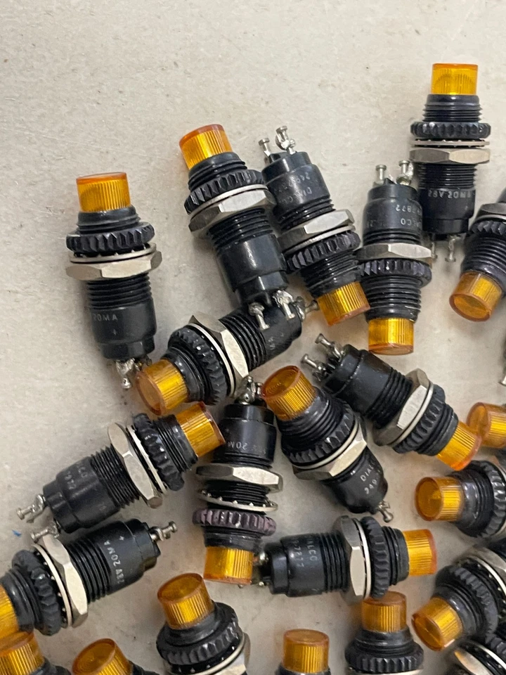 Huge Lot of Dialco 249-7877 LED Indicator Lamps 3.6V 20mA Amber NOS” - Image 4 of 4