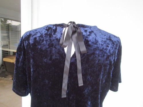 BeachLunchLounge Velvet Shirt Short Sleeve, Ribbon Closure, Size M Navy Blue - Picture 4 of 11