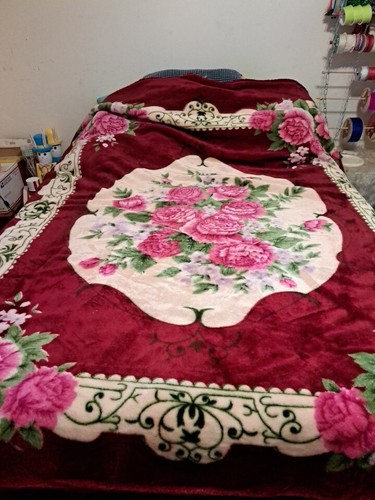 Double Sided King Size Blanket - Picture 2 of 3