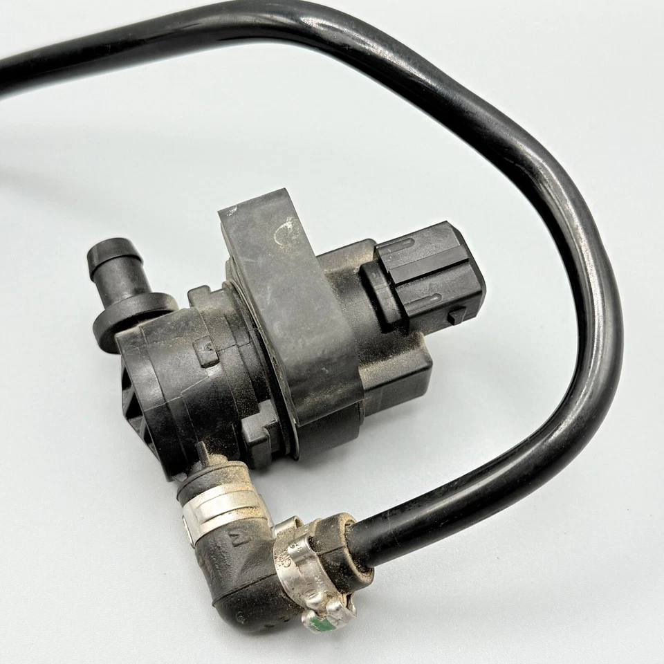 2008-2009 Mercedes-Benz S63 AMG Vapor Canister Purge Valve OEM - Image 4 of 4