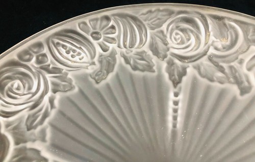 Very large Lalique style frosted relief floral pattern glass centrepiece 41cm - Picture 4 of 9