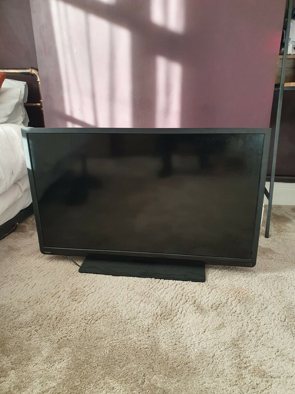 Toshiba TV LCD Colour TV - 40 inch