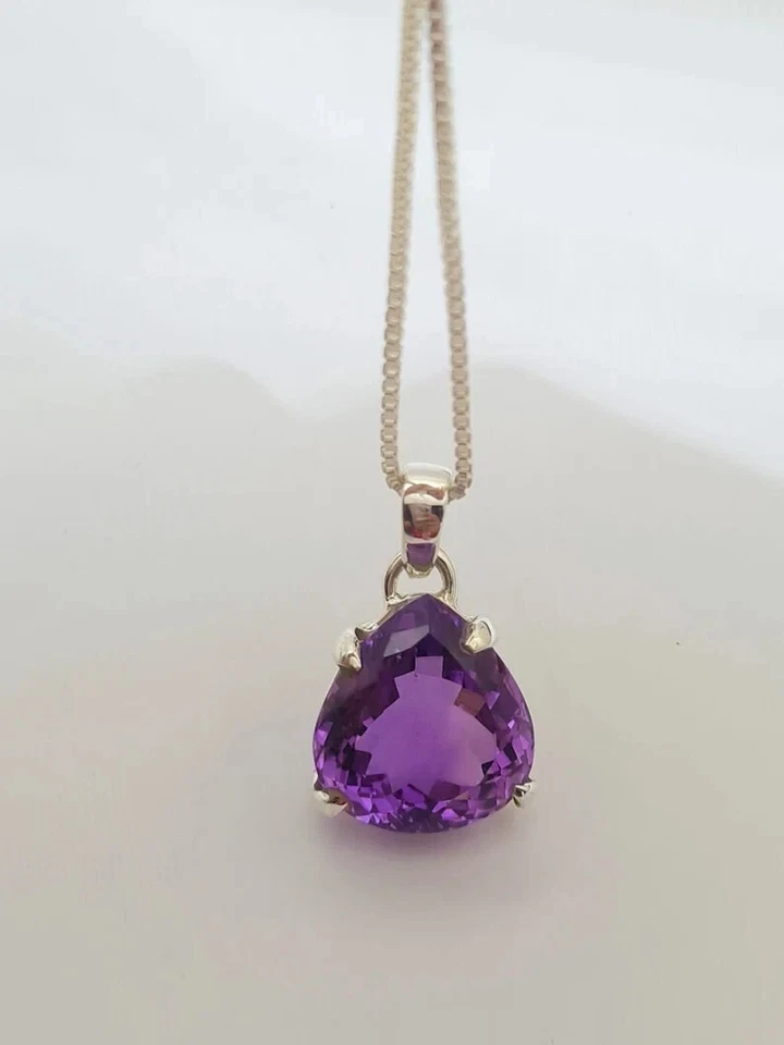 Maravilloso colgante hecho a mano de plata de ley 925 con piedras preciosas de amatista africana Foto 4 de 4