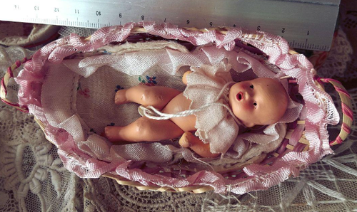 Antique Baby Bisque w/ Pacifier doll Hertwig with basket & futon Made in Germany - Picture 6 of 12