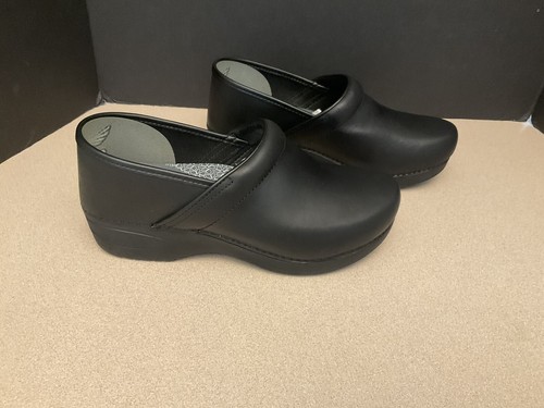 Neu! Damen Dansko XP 2.0 schwarz geöltes Leder Clogs. Größe EU 41 - US 10,5-11 Weite