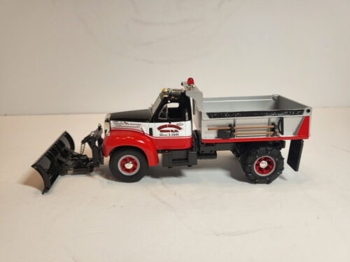 First Gear 1/34 B-model Mack Short Dump Truck W/ Plow Diecast