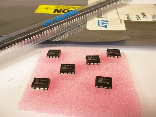 3 pieces UC2844N CURRENT MODE PWM CONTROLLER IC DIP8 UC3844 NEW ~ - Picture 5 of 5
