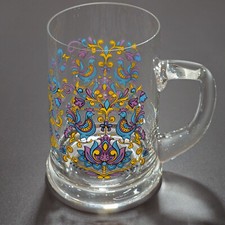 Seltener Alfred Taube Vohenstrau&szlig; Glas-Bierkrug mit buntem Blumen & H&auml;hnen Motiv
