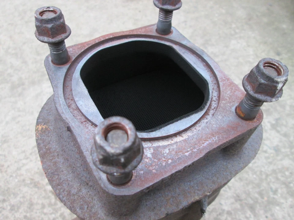 Ford Escort 2001 1,8 TD MK6 furgoneta convertidor catalítico genuino Cat 0019290 001 9290 Foto 2 de 4