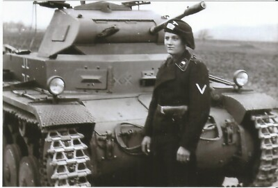 #ad WW II German Photo ** Panzer 1 Tanks And Crew $3.99