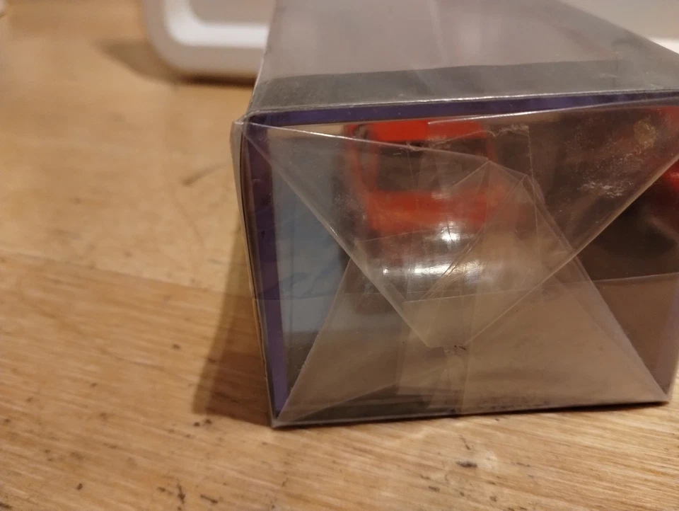 Neo Scale Models Triumph Vitesse MK.2 Saloon 1:43 - Bild 4 von 4