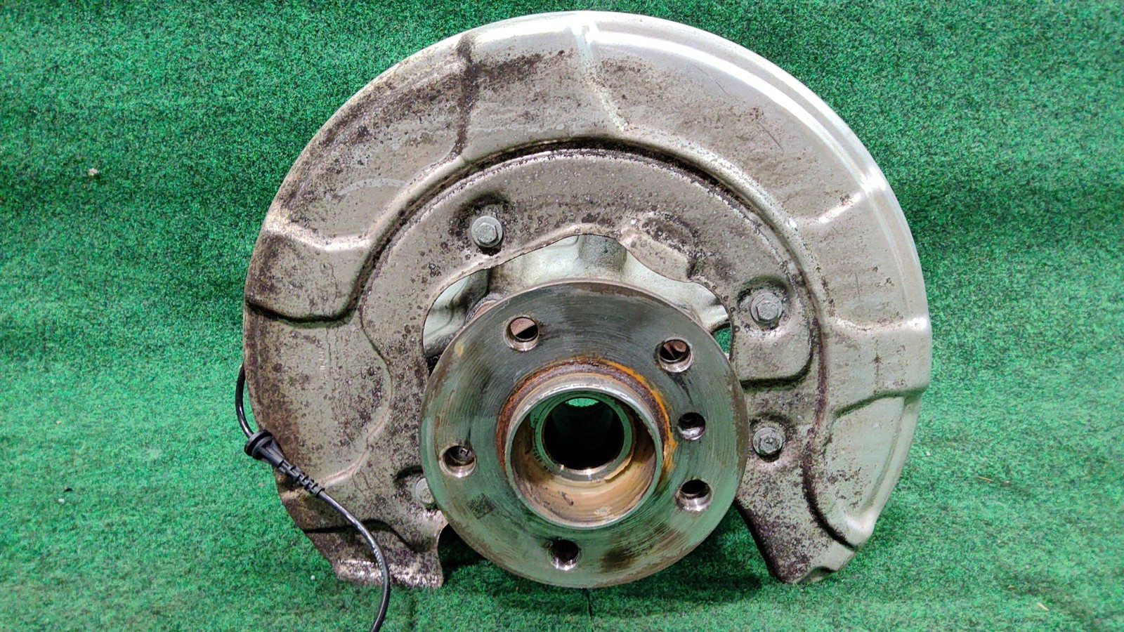 2019-2025 BMW X7 Rear Right Spindle Knuckle Hub 71k mls OEM 33306876652 Original