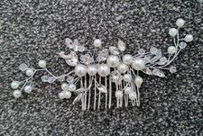 Beautiful Adjustable Silver & Pearl Haircomb