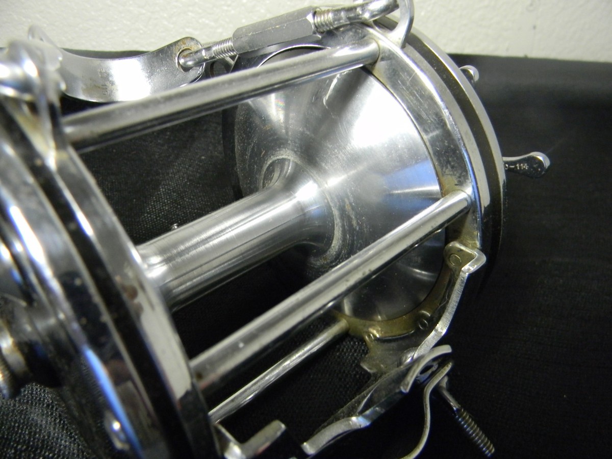 PENN SENATOR 9/0 FISHING REEL-STEEL SPOOL-VERY NICE. LEFT-HANDED