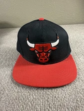Chicago Bulls Hat Cap Snap Back Black Red NBA Basketball Mens Mitchell Ness
