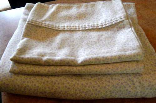 Lands End QUEEN Purple Small Floral Flat Sheet 2 Pillowcases - Picture 7 of 7