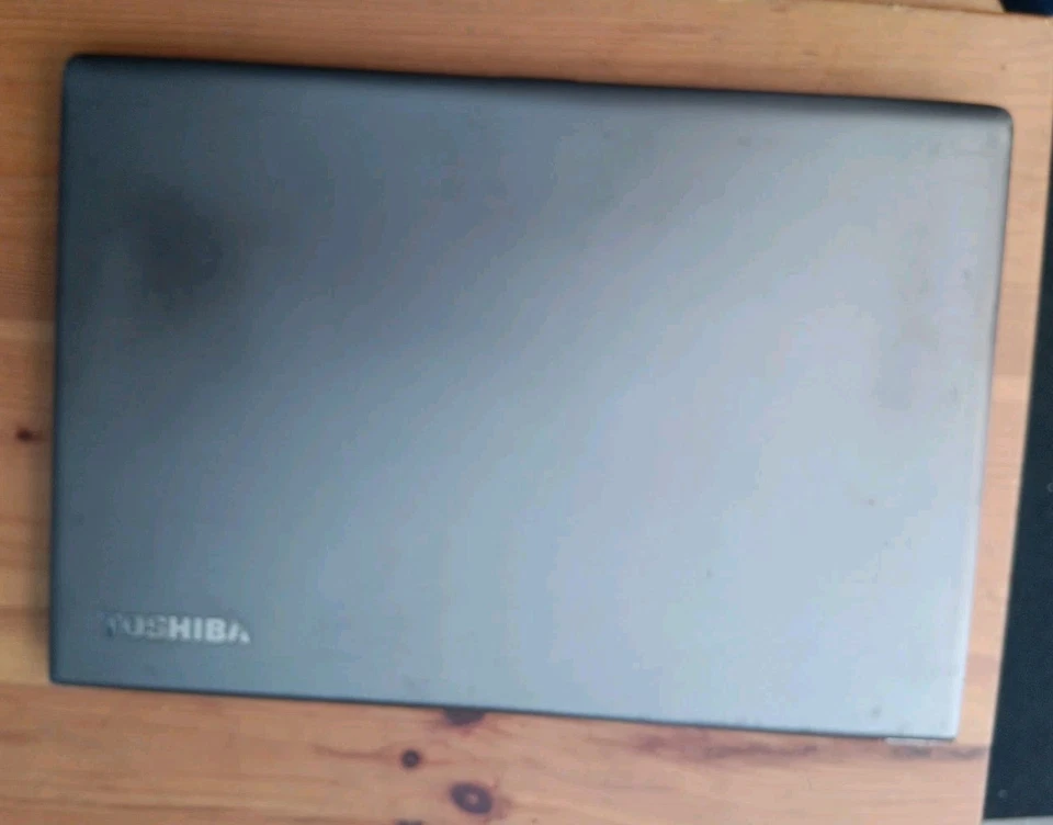 Toshiba Tecra Z40 14" Laptop Intel Core i3 4030U 1.9Ghz 4gb. Missing Parts. Work - Image 4 of 4