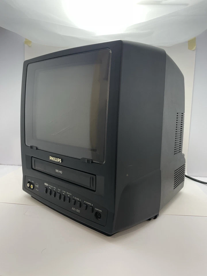 2001 PHILIPS CCC092AT01 9" TV VHS COMBO Fully Tested And Working. Cord Included. - Image 4 of 4
