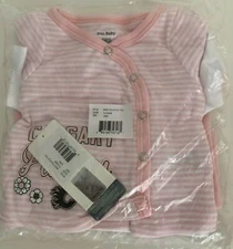 NHL by Outerstuff Calgary Flames Infant Girls Team Cutie 3 Piece Set,Flames,0-3M