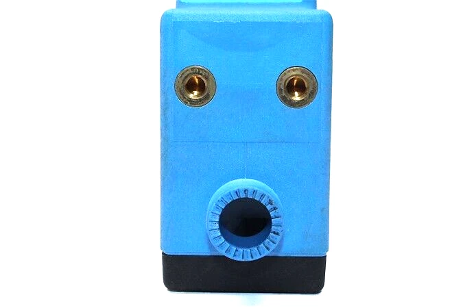 SICK WT30-01 Photoelectric proximity sensor 1004179 - Image 4 of 4