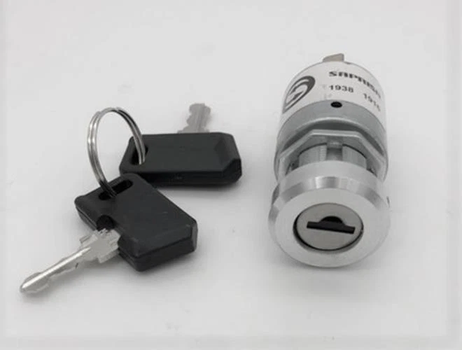 PIEZA ORIGINAL OEM KOHLER # ED0050412740-S; INTERRUPTOR DE LLAVE Foto 2 de 3