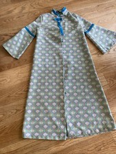 Vintage House Coat/Dressing Gown Size 10/12/14. Crimpelene